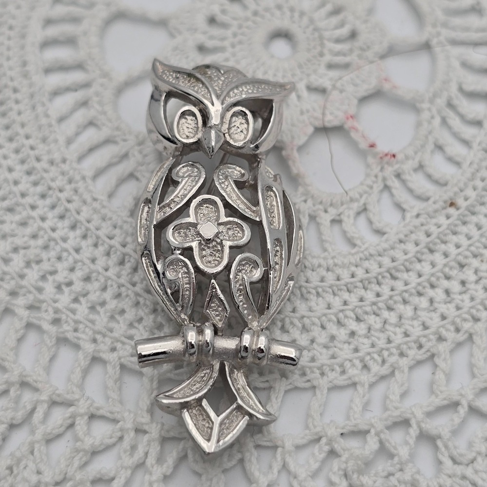 Vintage Crown Trifari Owl Brooch Silver Tone Pin Textured Openwork